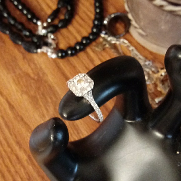 Silver ring - Picture 3 of 8